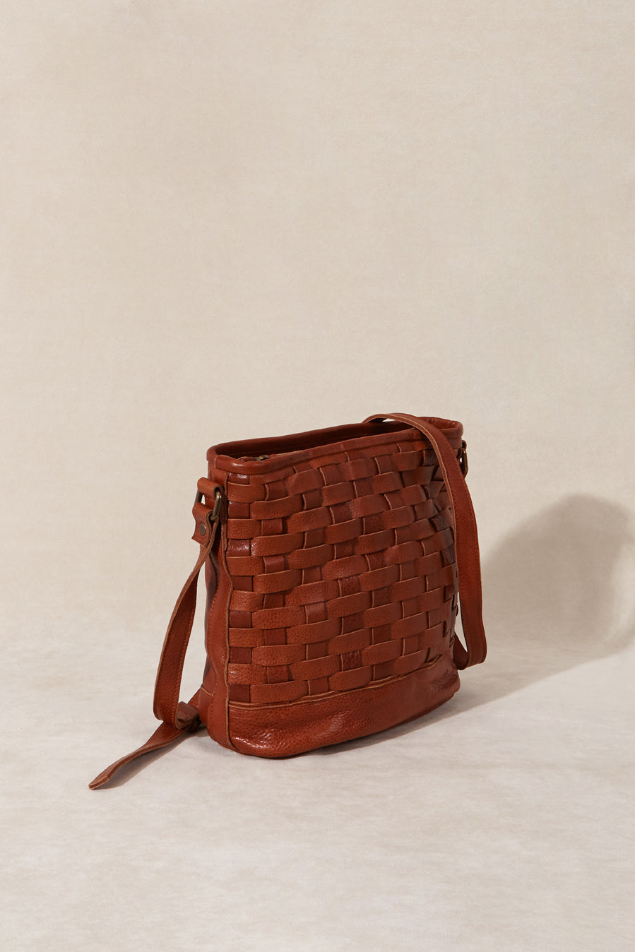 LEATHER FREDA BRAIDED HANDBAG