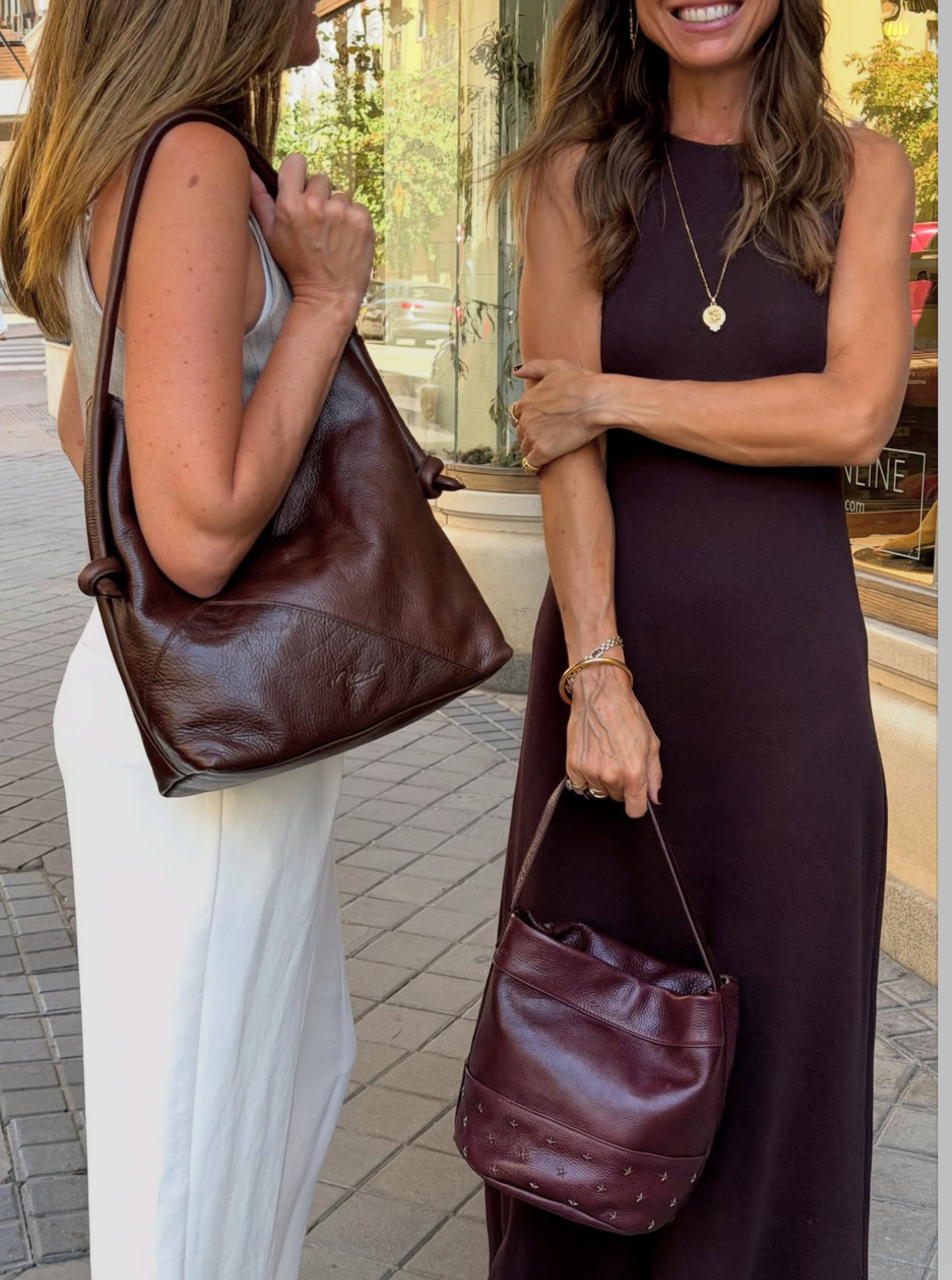 BURGUNDY MINI BUCKET BAG