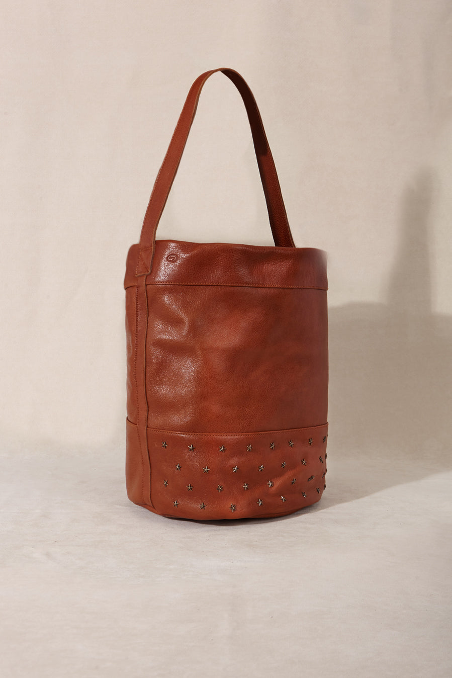 LEATHER BUCKET BAG