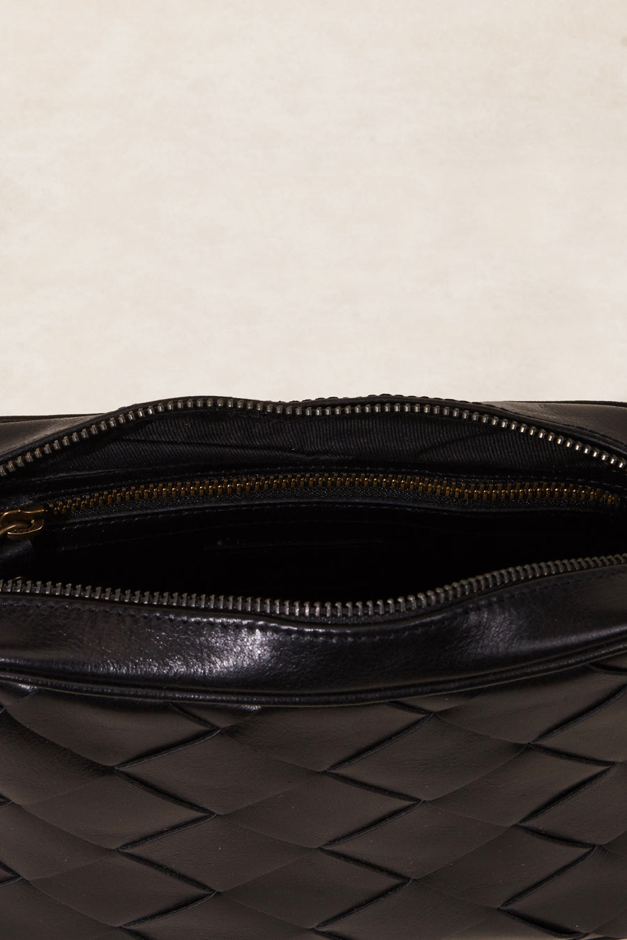 CROSSBODY TRENZADO NEGRO