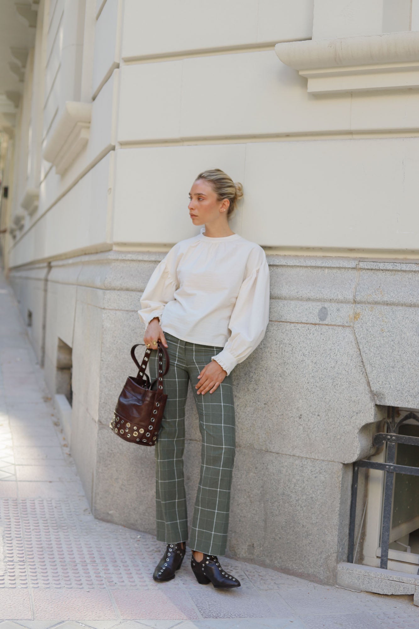ECRU TEXTURED BOW SHIRT
