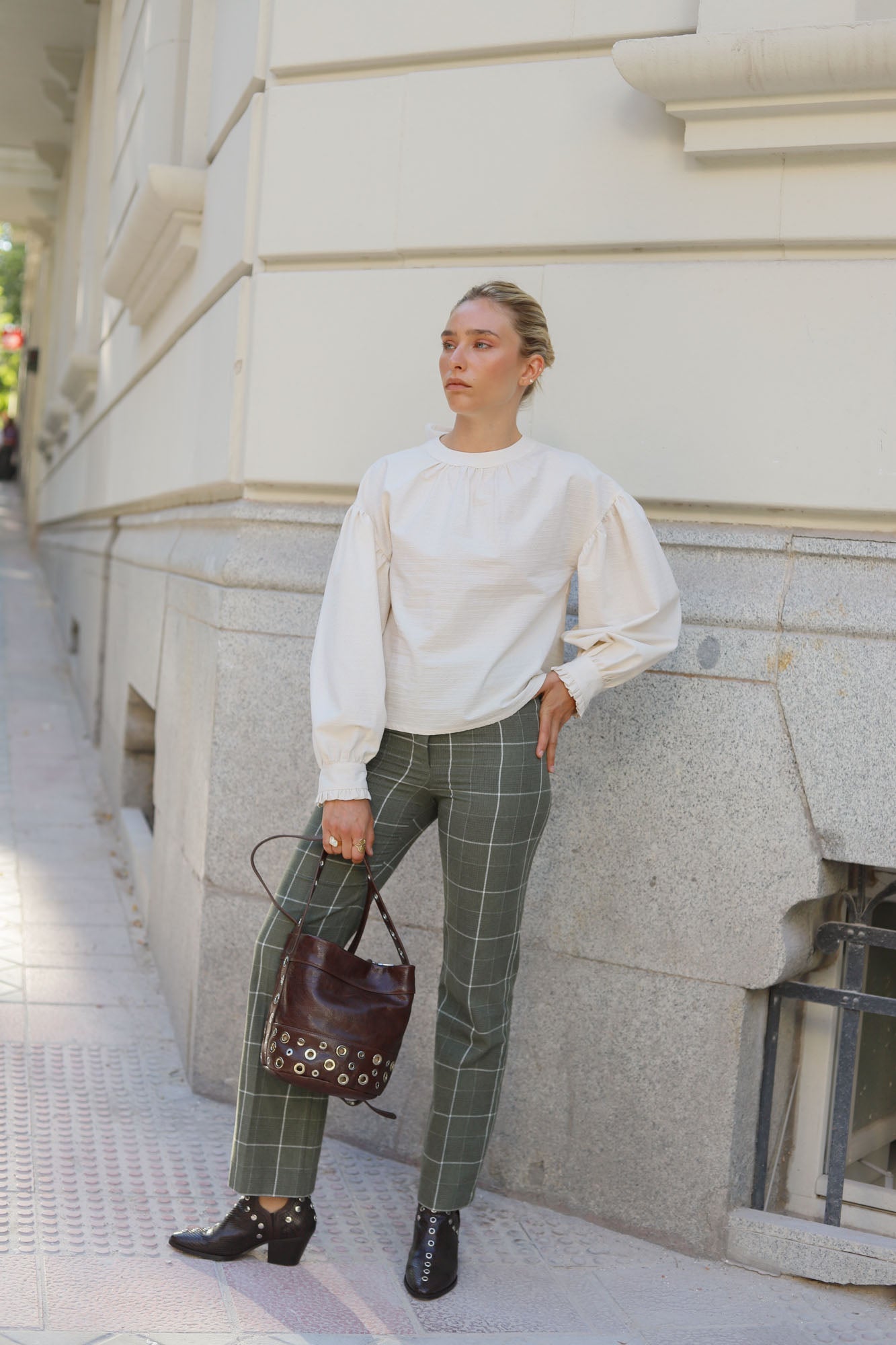 ECRU TEXTURED BOW SHIRT