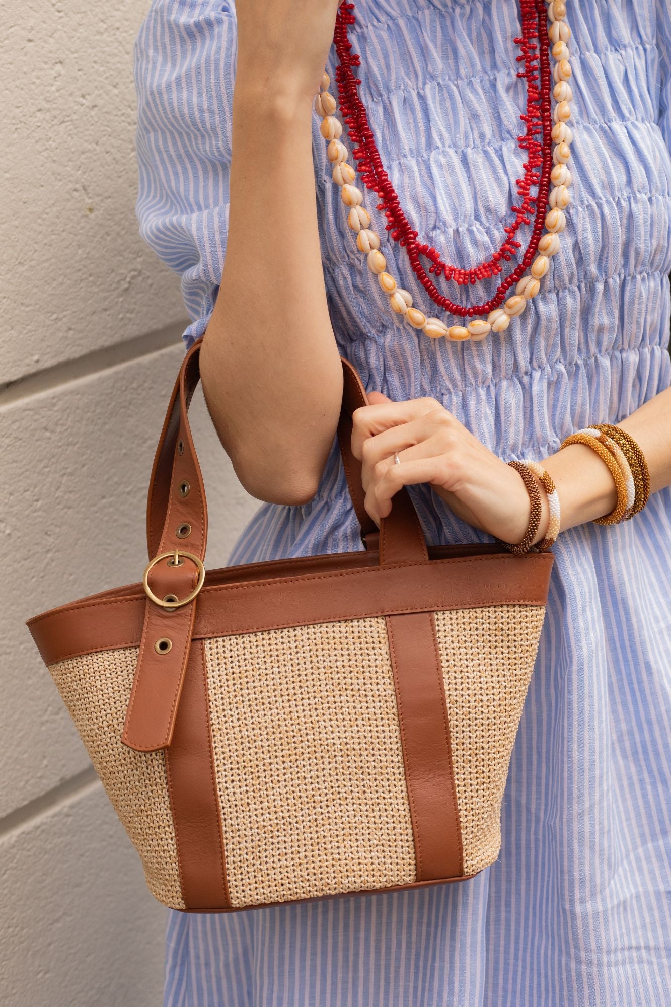 LEATHER RAFFIA WOVEN MINI BASKET