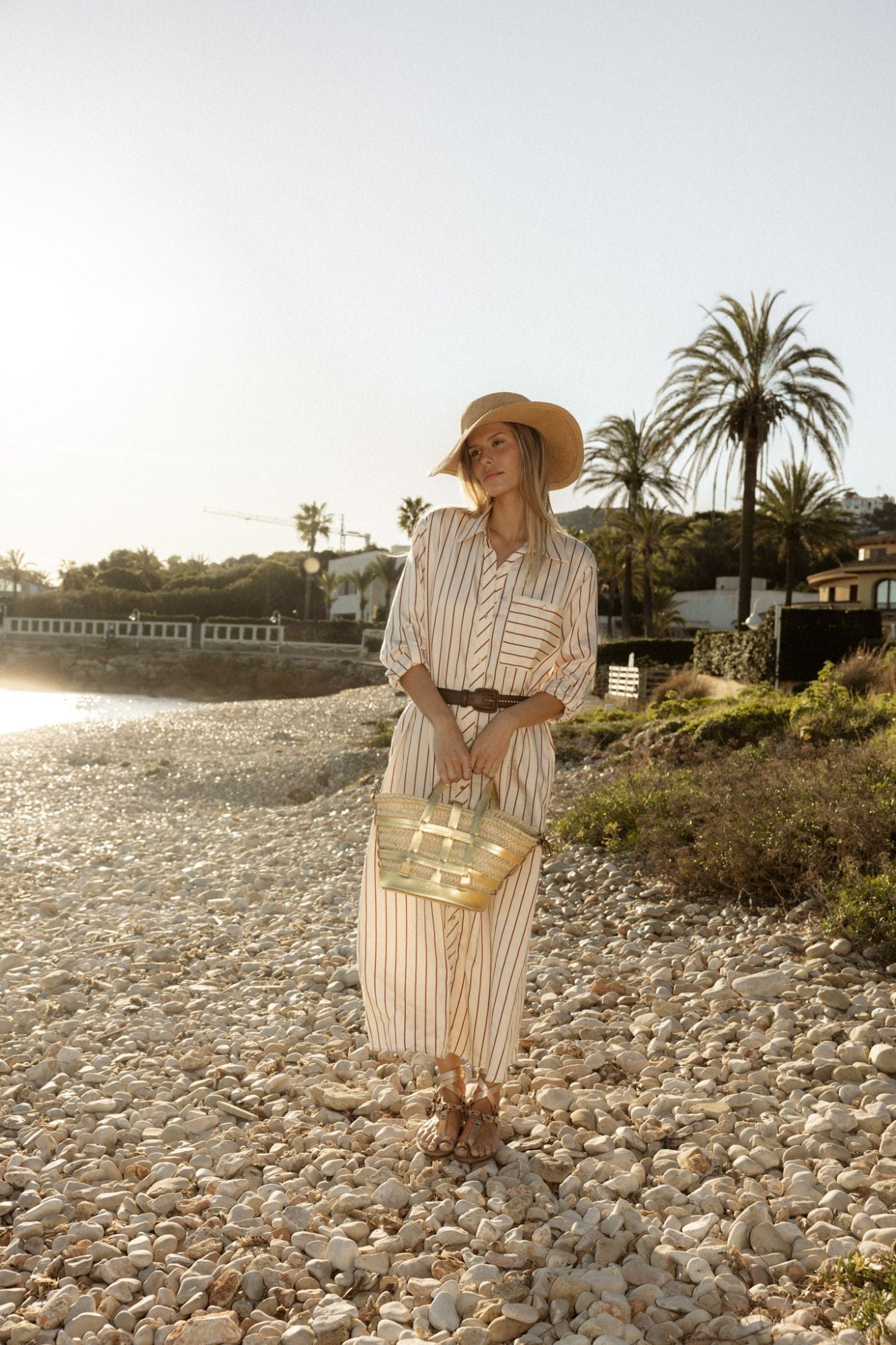 SANDALIAS ESCLAVAS DORADA