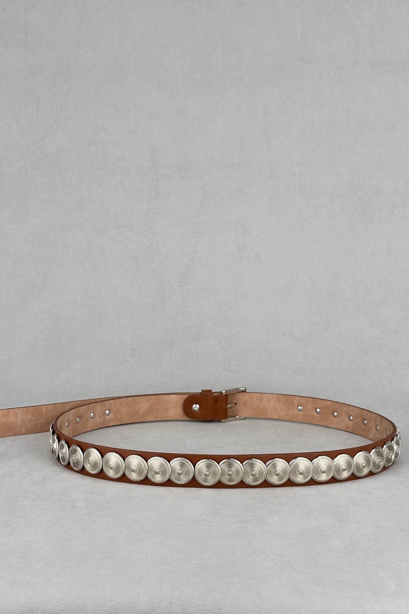 CINTURON TACHAS PLATA