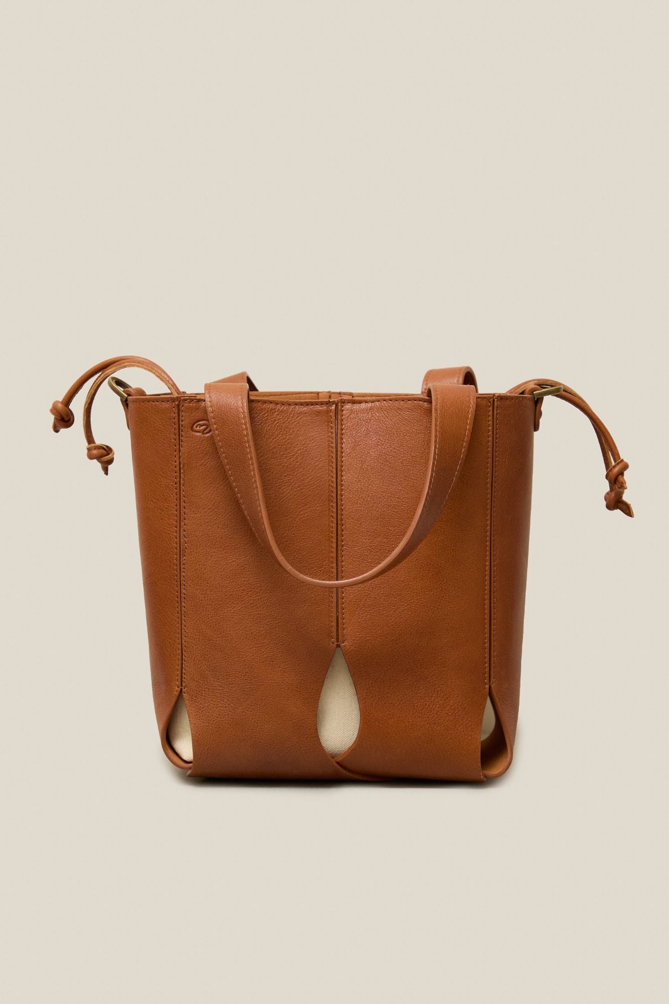 BOLSO BUCKET CALIZA CUERO