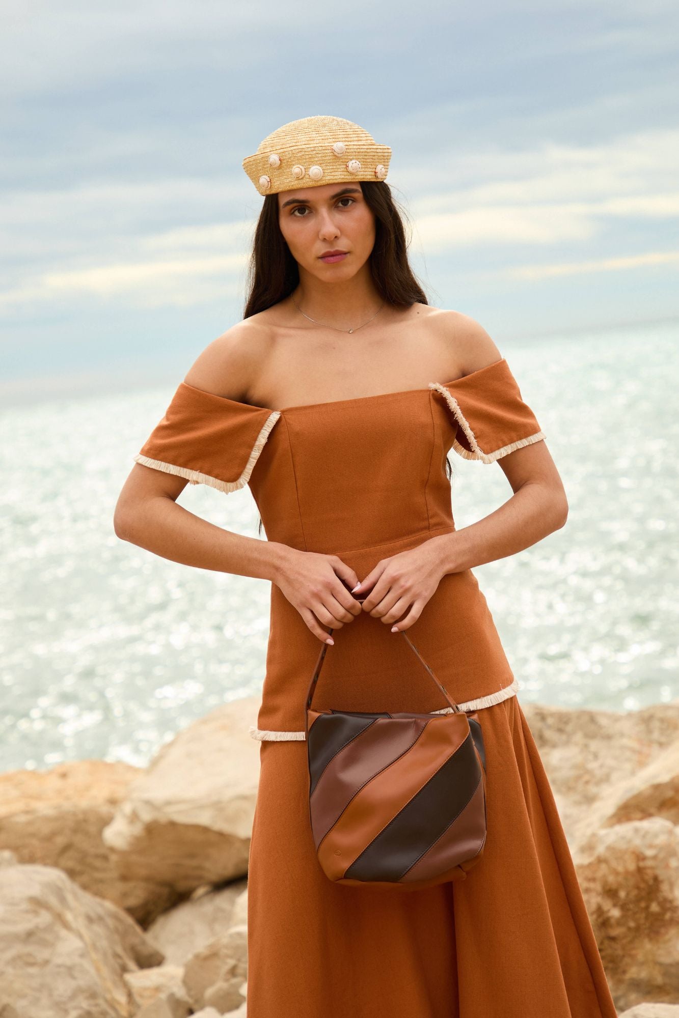 BOLSO BUCKET COMBINADO CUERO