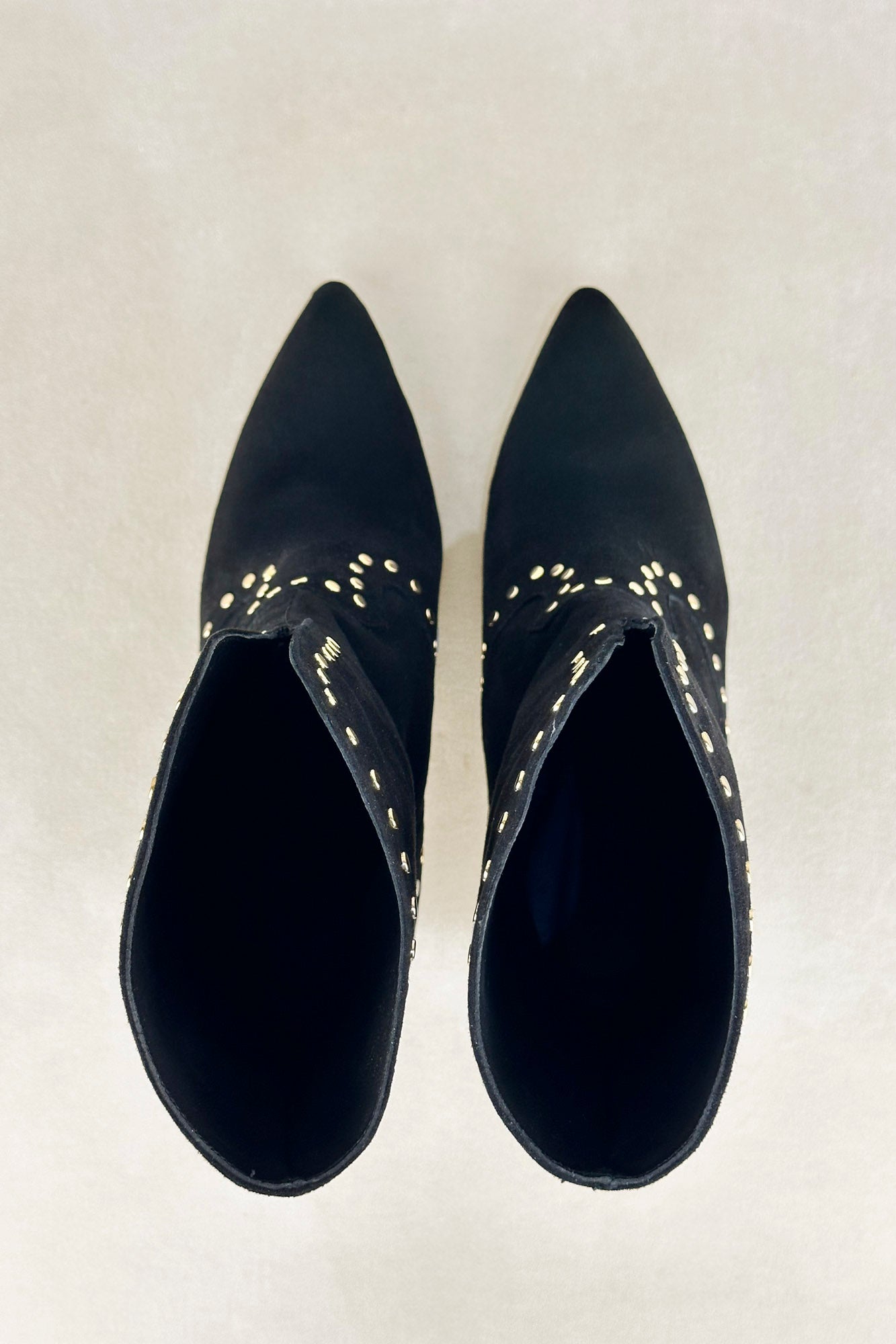 BOTA ANTE TIERRA NEGRO 5CM