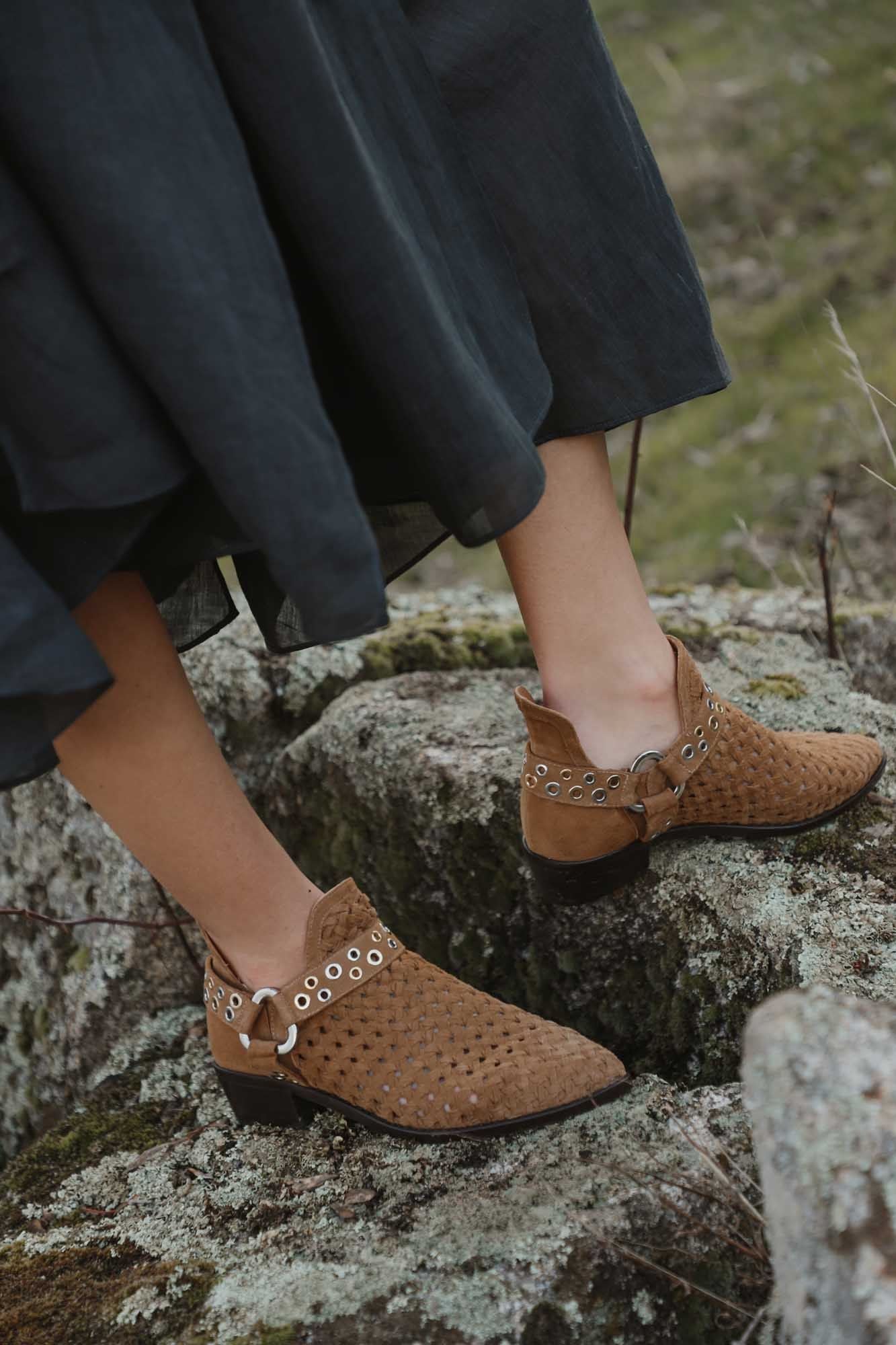 BOTIN ROCK TRENZADO TOSTADO 4CM