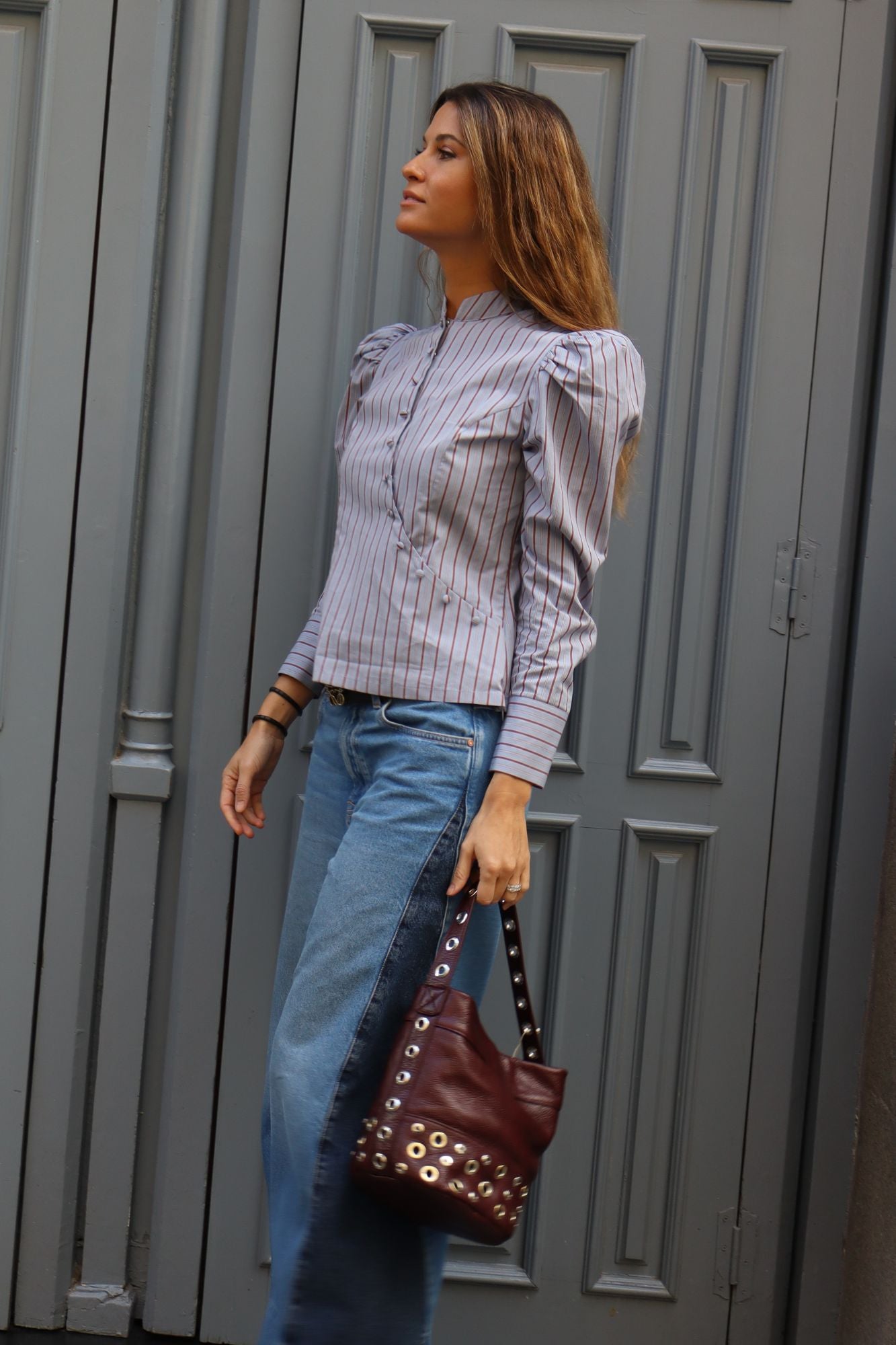 BOLSO BUCKET MINI ROCK BURDEOS