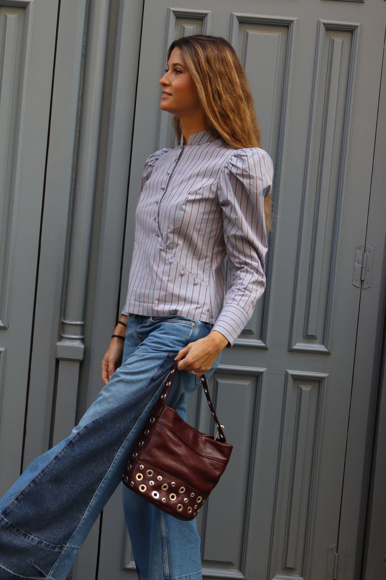 BOLSO BUCKET MINI ROCK BURDEOS