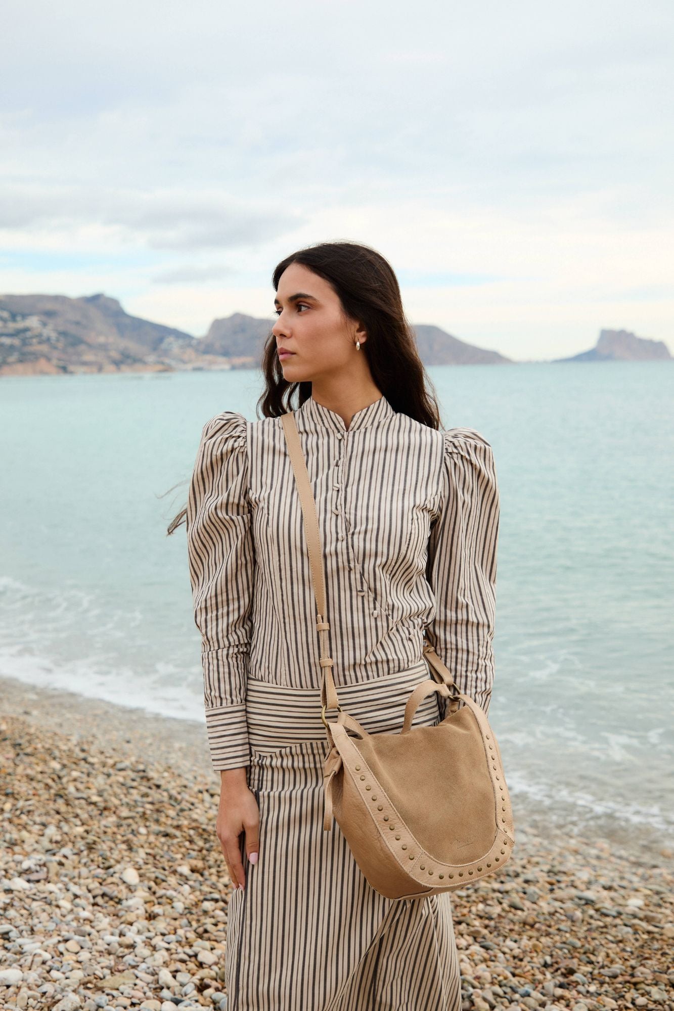 CAMISA BOTONES CRUZADOS RAYAS BEIGE