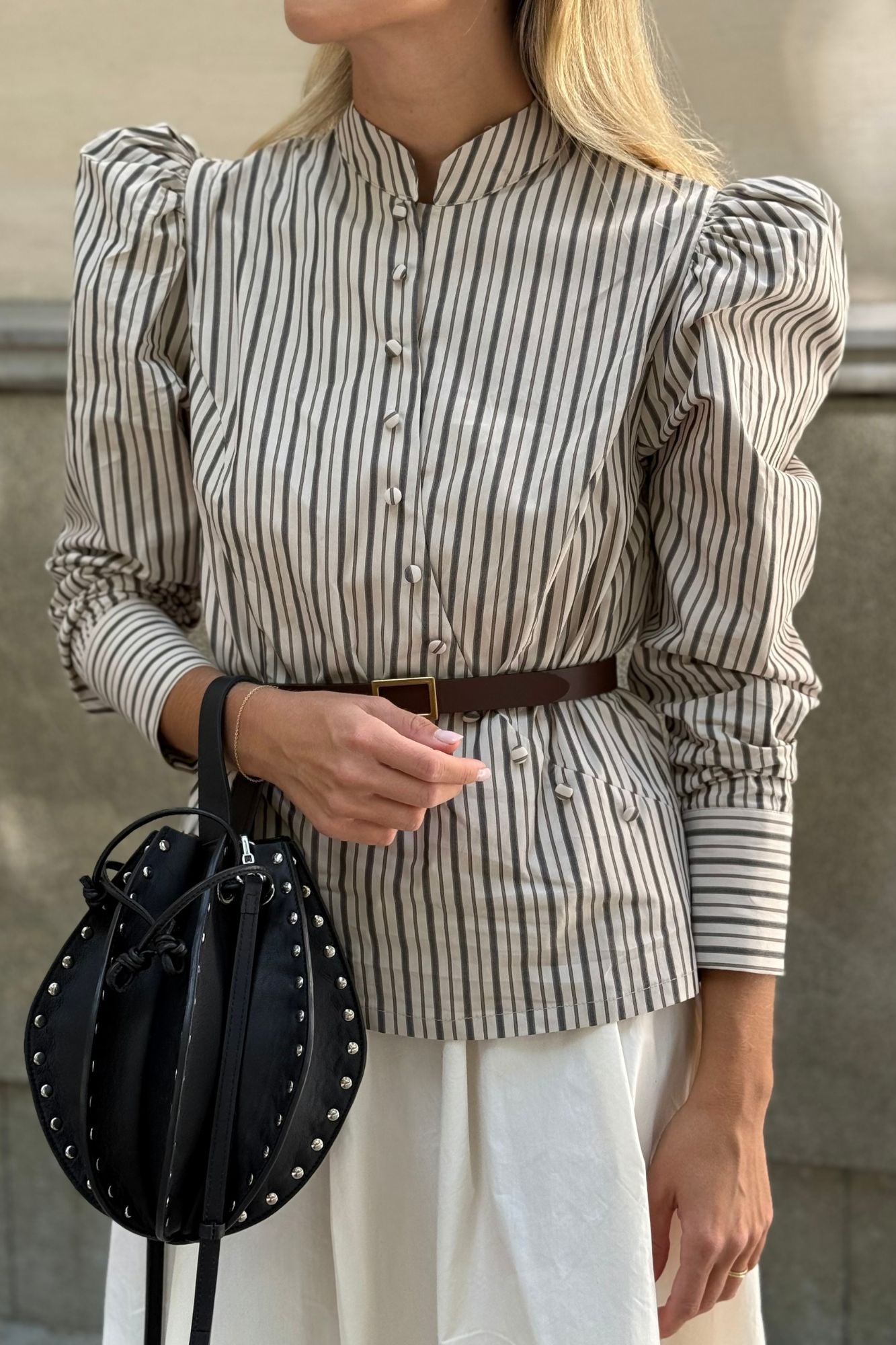 CAMISA BOTONES CRUZADOS RAYAS BEIGE