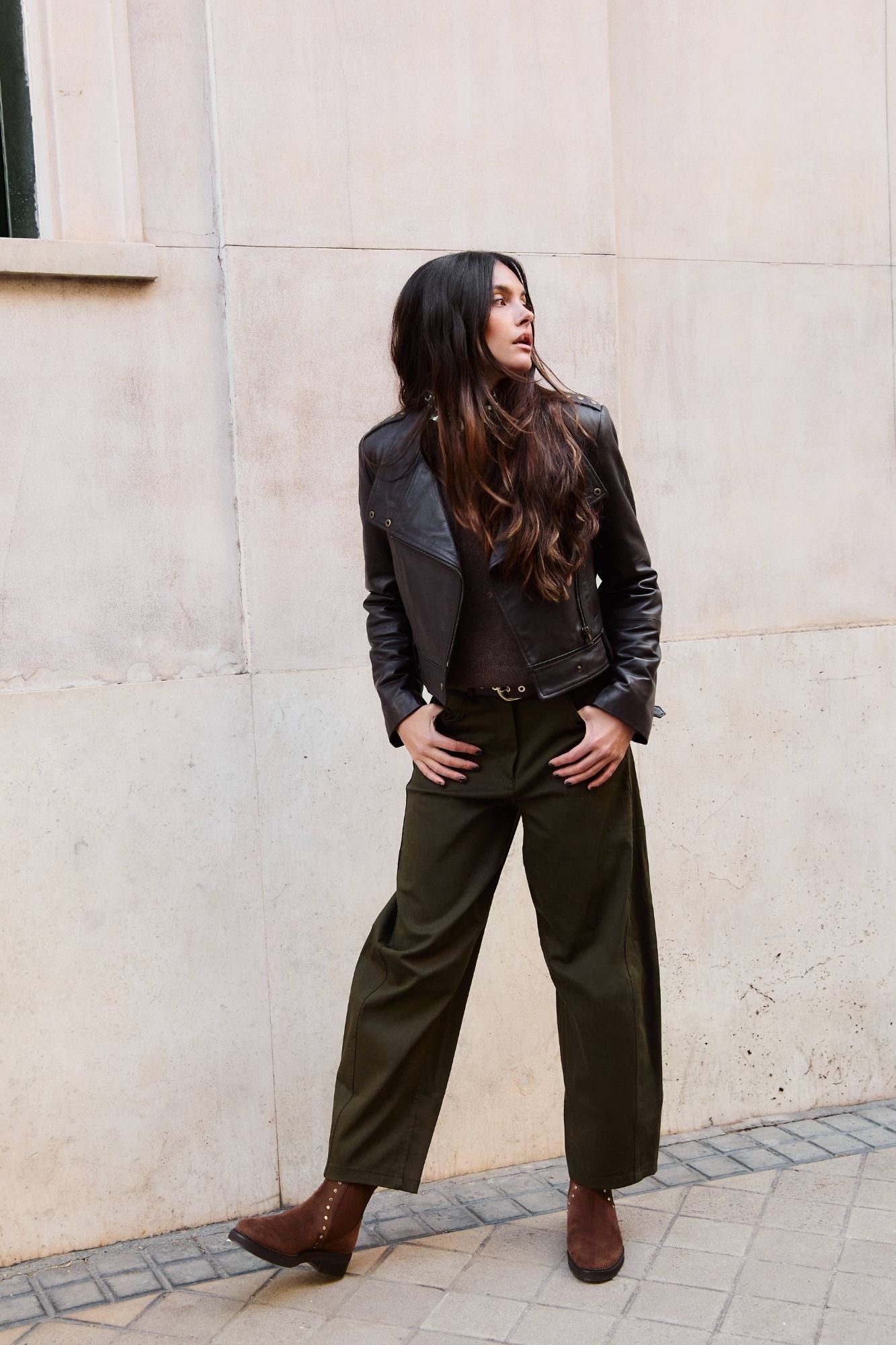 VESTE DE MOTARDE À CLOUS EN CHOCOLAT