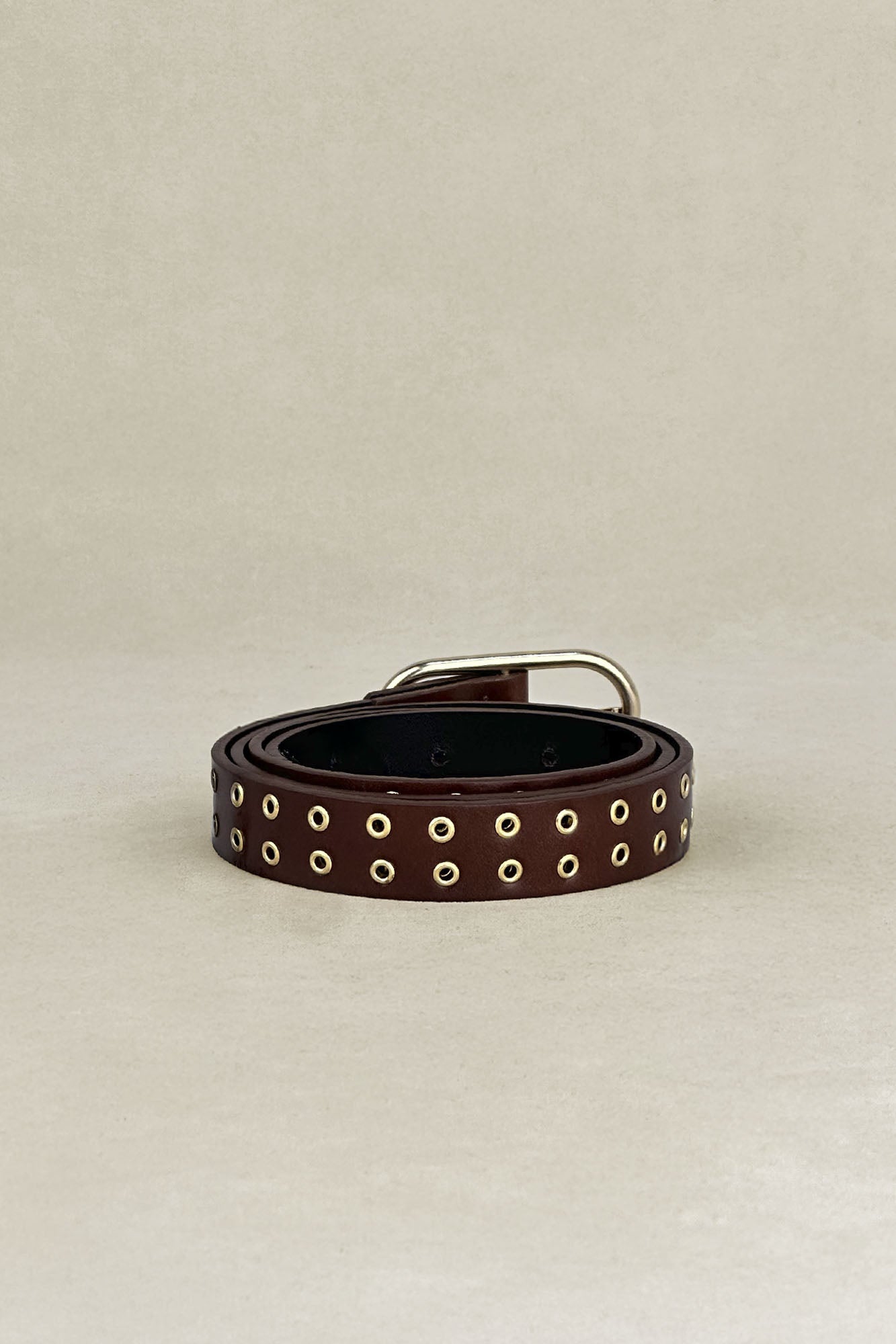 CINTURON BOWIE TACHAS MARRON