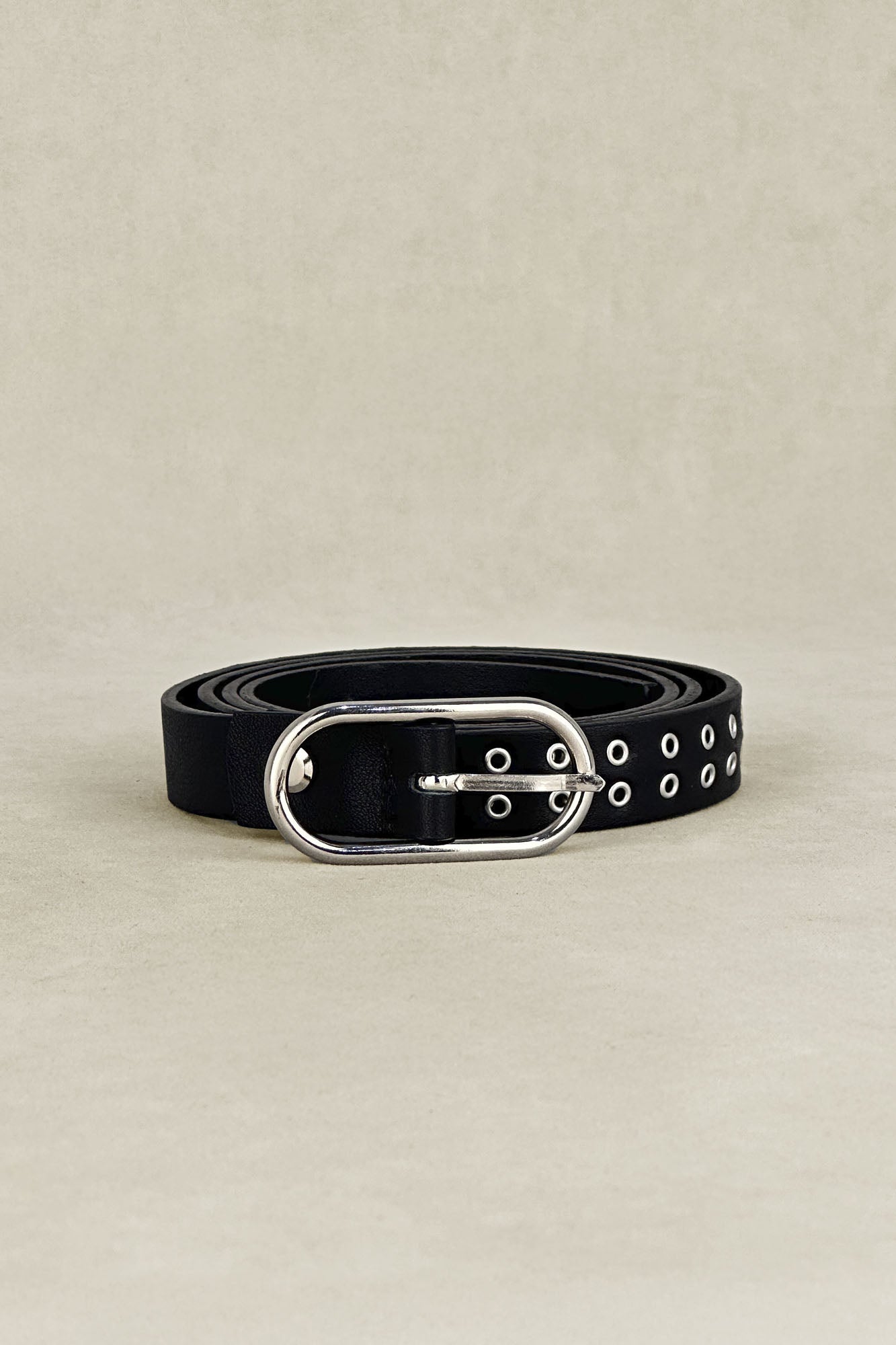 CINTURON BOWIE TACHAS NEGRO