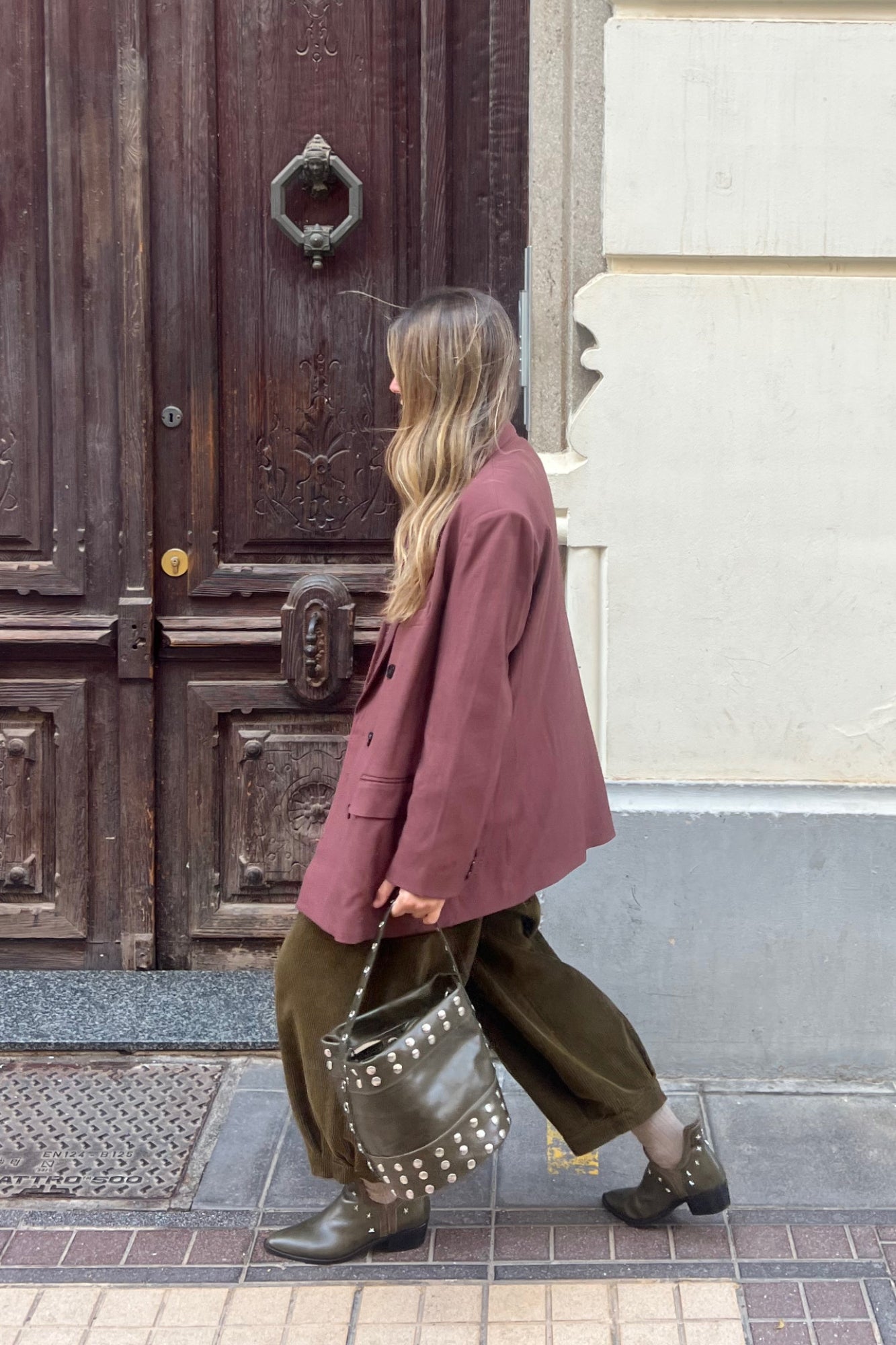 BOLSO BUCKET MINI TACHAS KHAKI