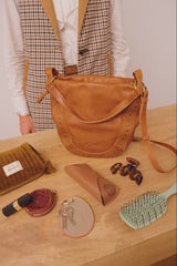 BOLSO HOBBO CUERO