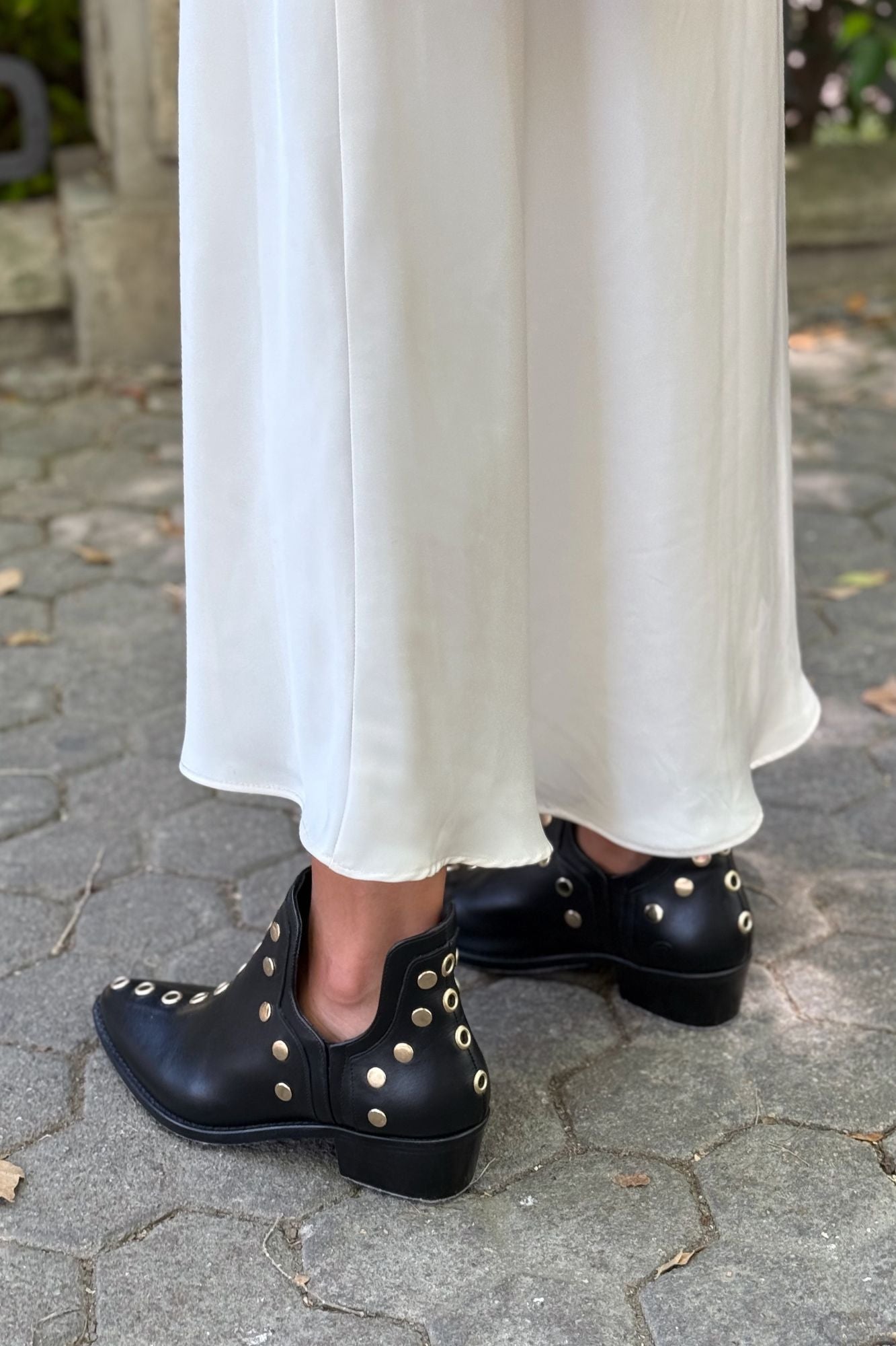 PUNKY BOOTS BLACK STUDS GOLD 4CM