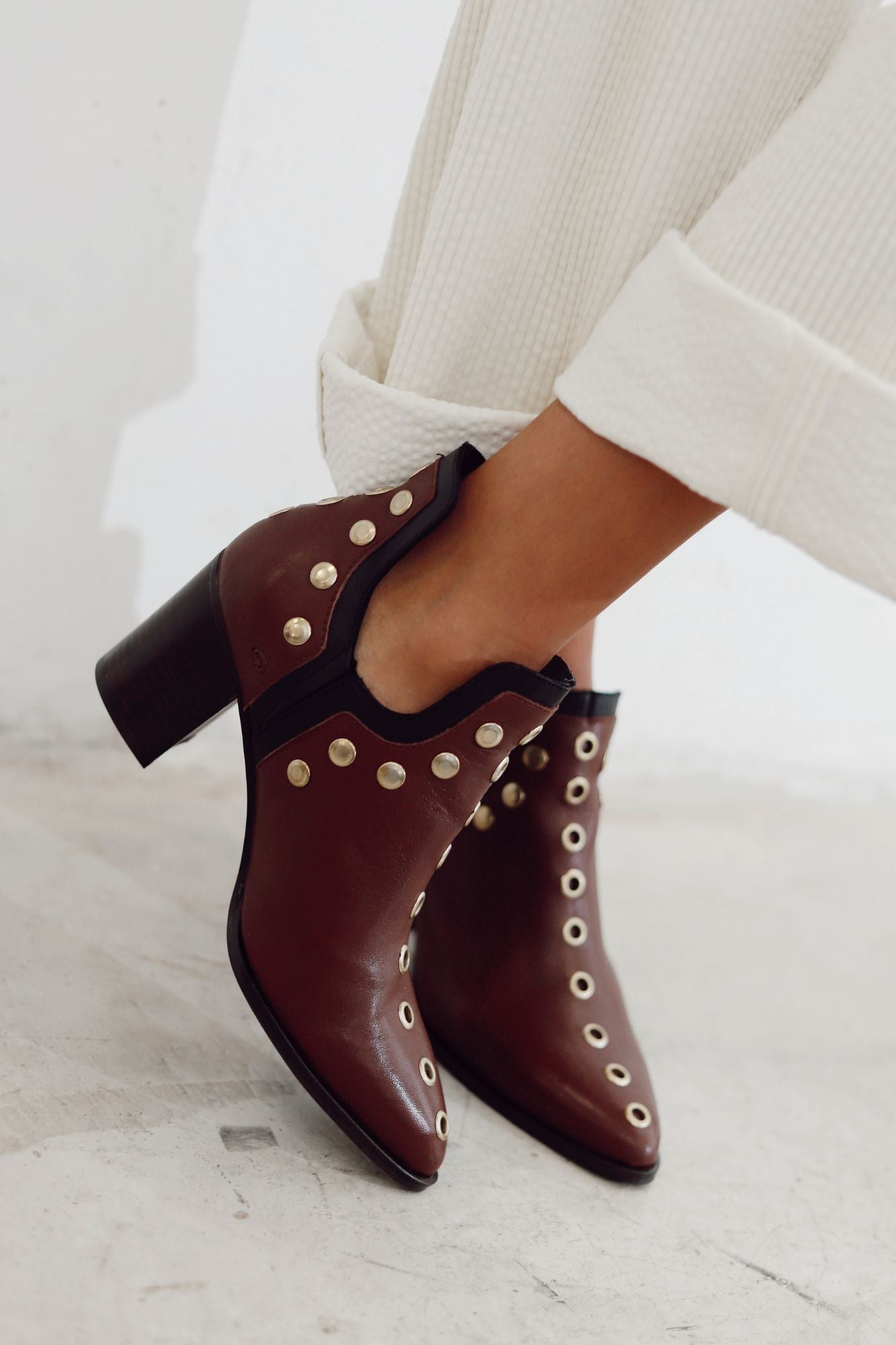 PUNKY BOOTS AVELLANA TACHAS ORO TACON 7CM