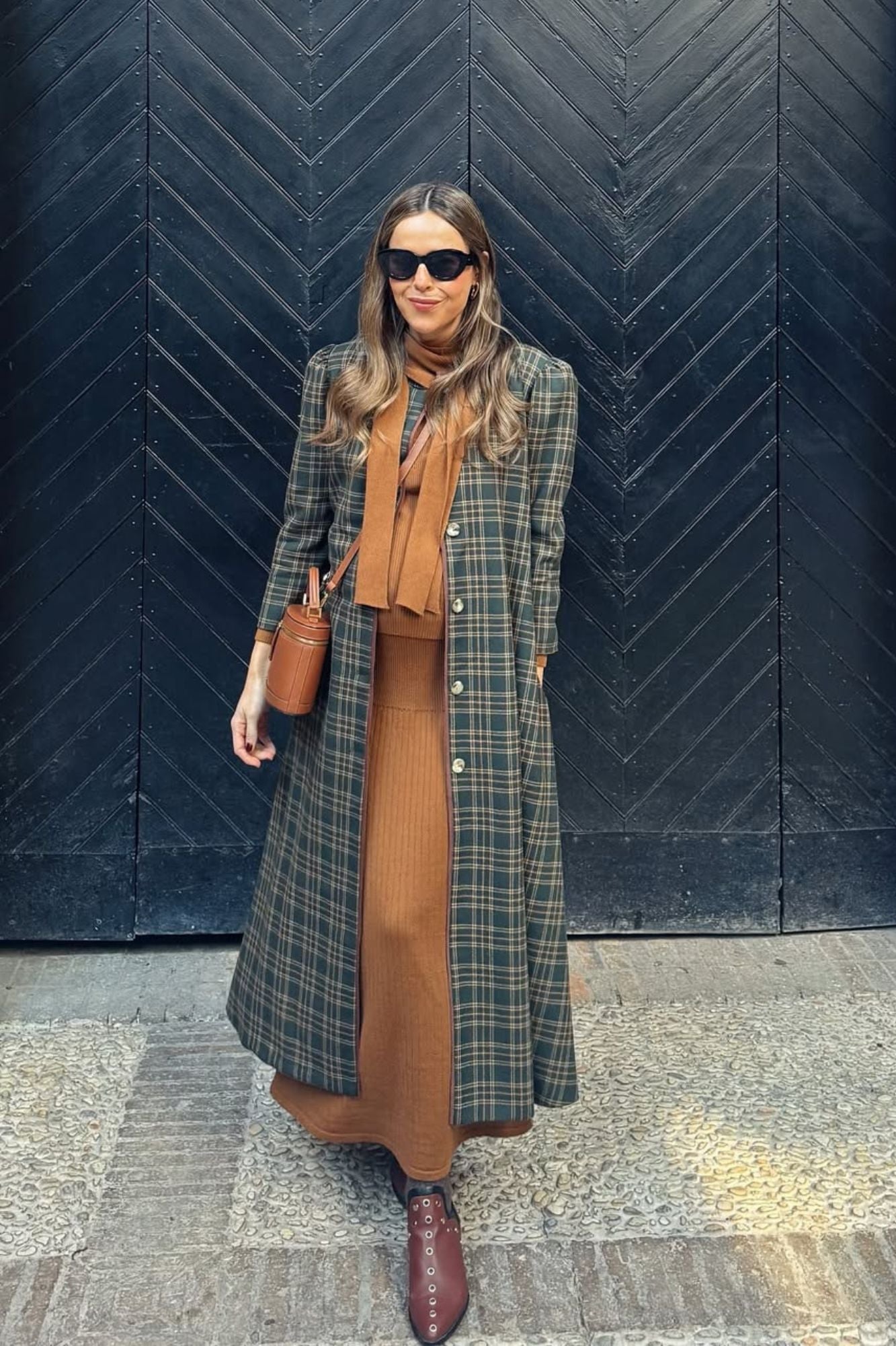 PUNKY BOOTS AVELLANA TACHAS PLATA 4CM