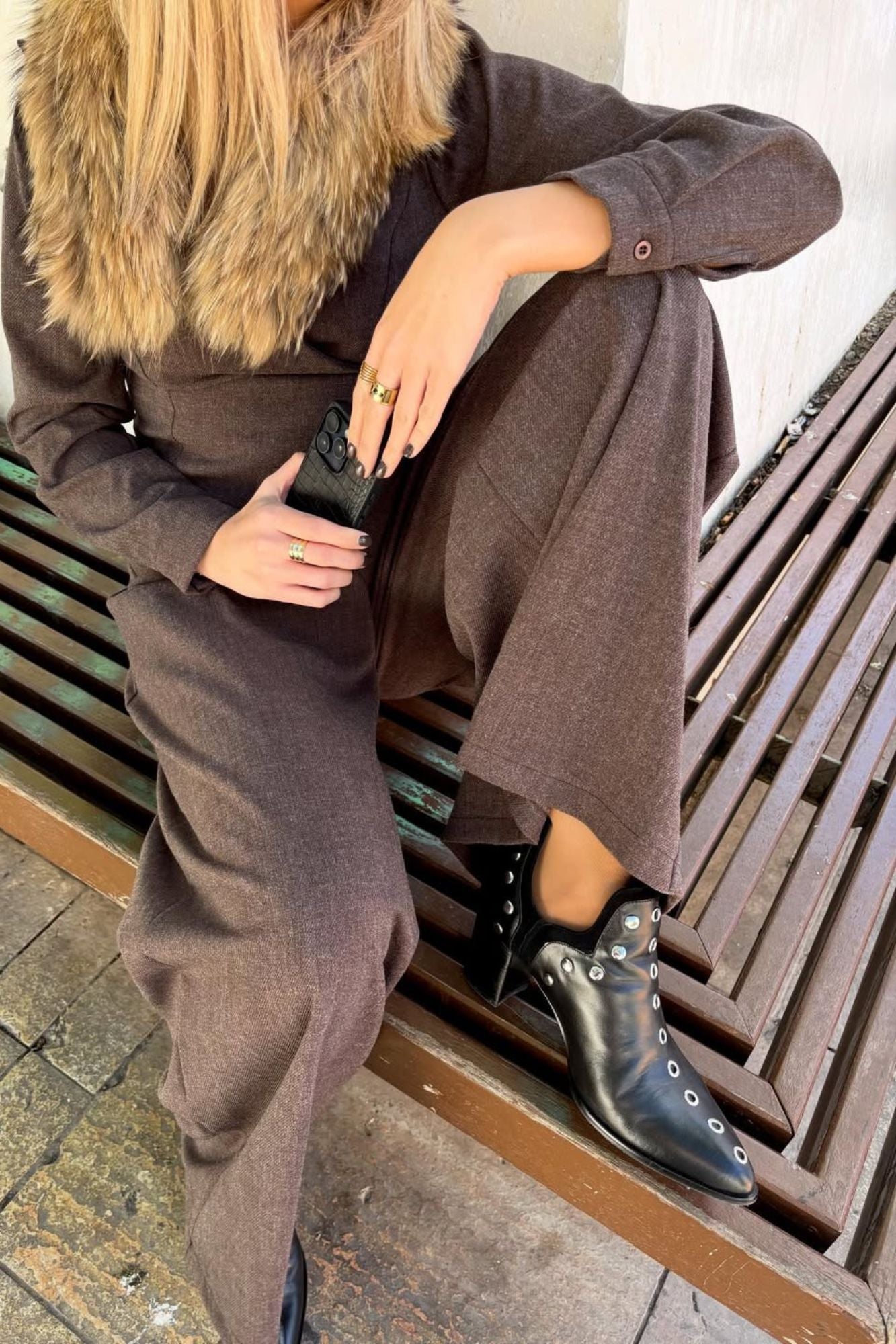 PUNKY BOOTS NEGRO TACHAS PLATA TACON 7CM