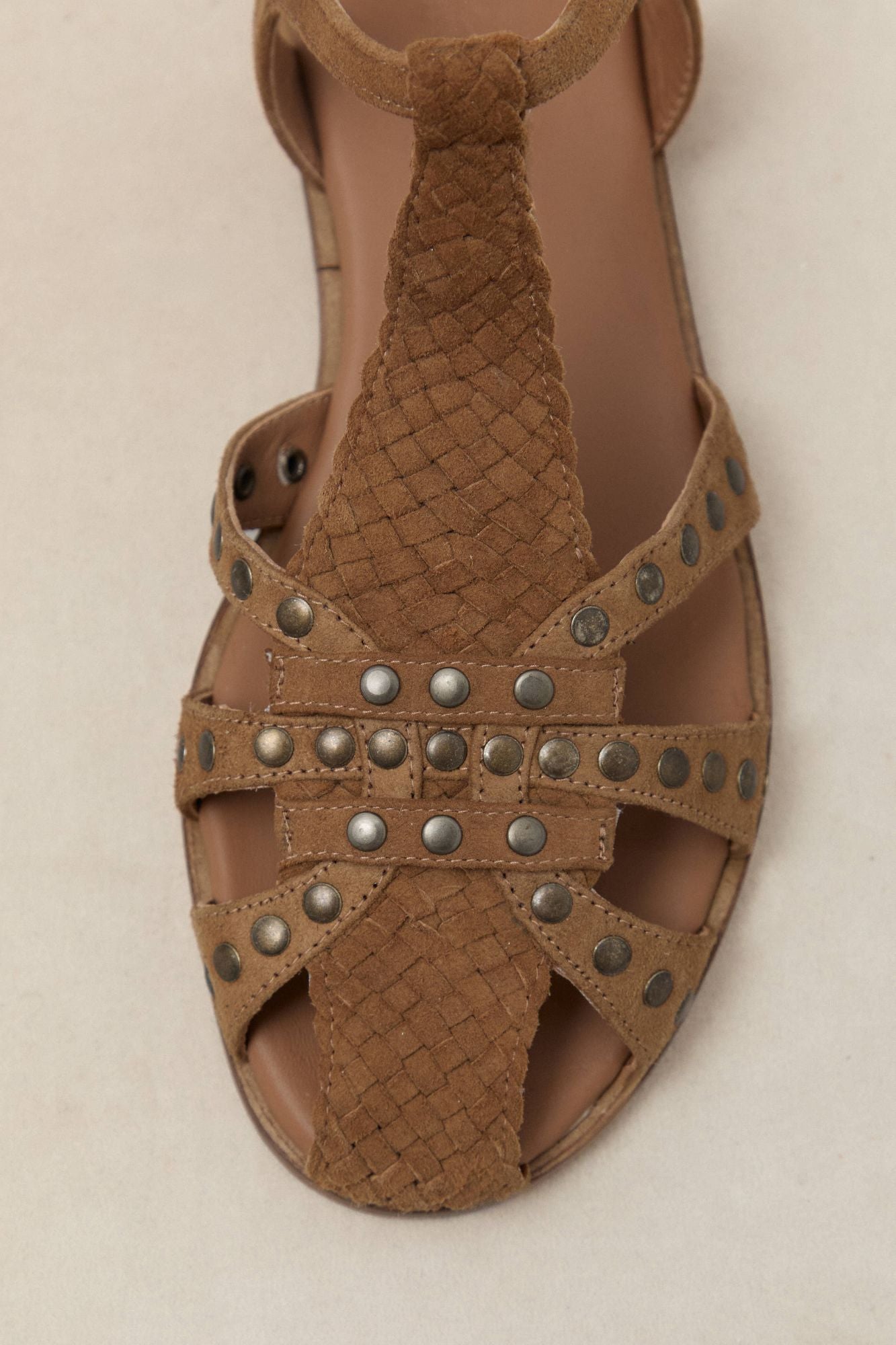 SANDALIA CANGREJERA JAIRA ANTE CARAMELO