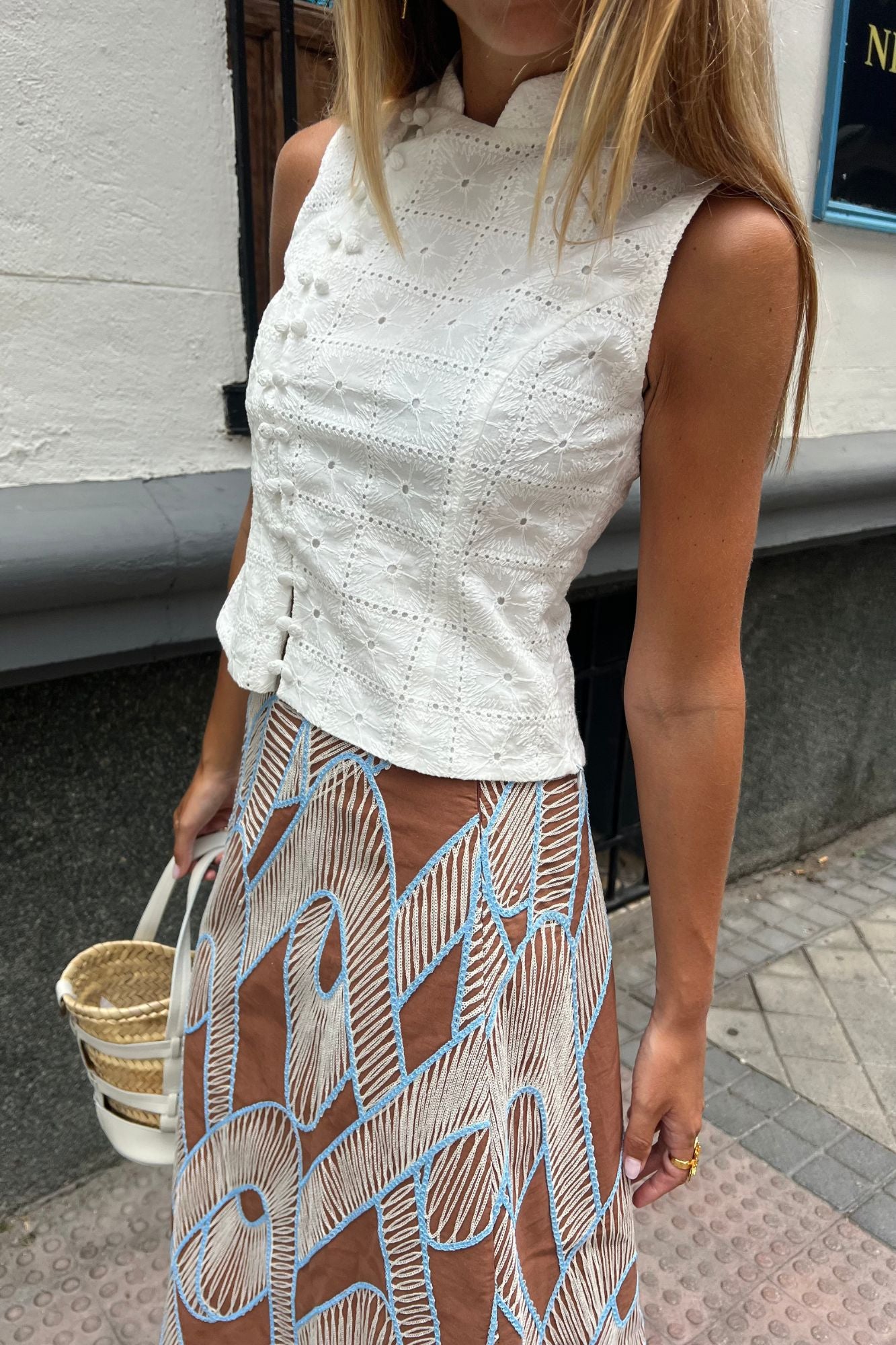 WHITE CROSS BUTTON TOP