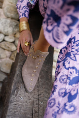 PUNKY BOOTS ANTE BEIGE CON TACÓN TACHAS ORO 7CM