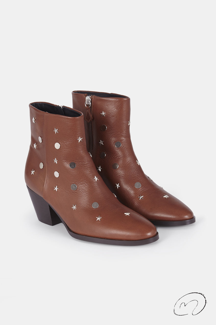 MATILDA STARS BOOTS CUERO TACHAS PLATA 6CM