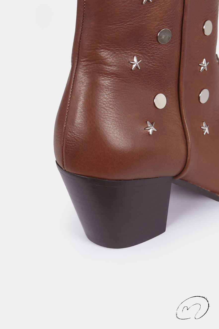 MATILDA STARS BOOTS CUERO TACHAS PLATA 6CM